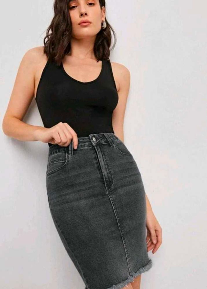 Chic Denim Pencil Skirt