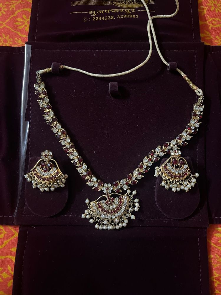 Beautiful Neacklace Peice