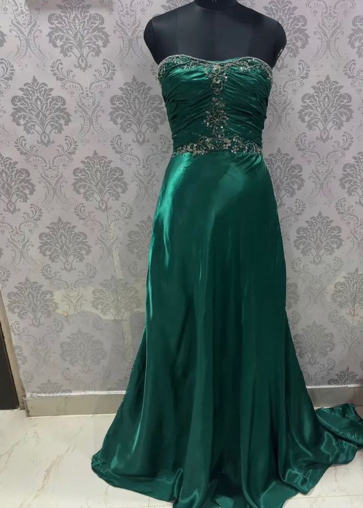 Emerald Green Evening Gown💚🦋🎀
