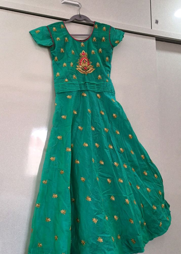 High Quality Gown 💚🌷