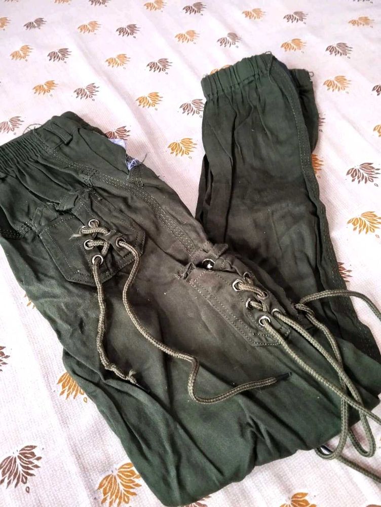 Green Cargo Pants 💚