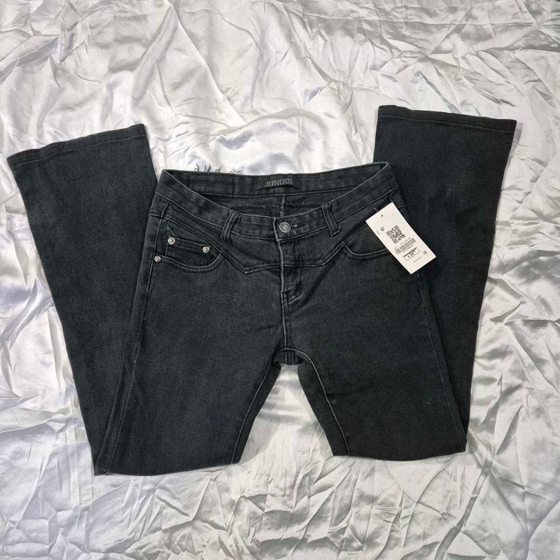 Bootcut / Flared low waist denim
