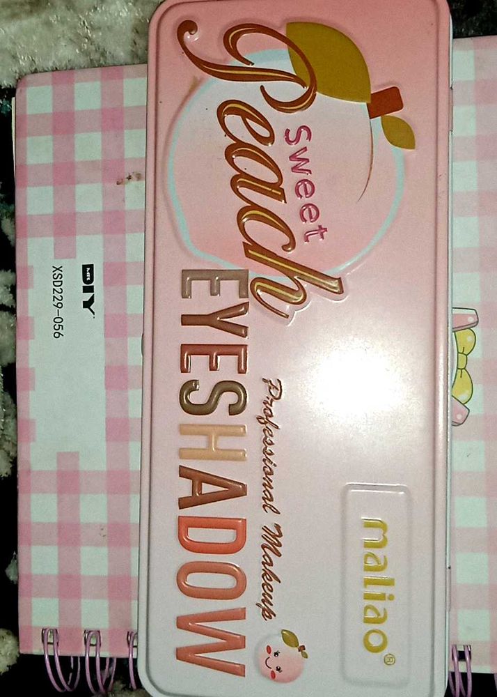 Sweet Peach Eyeshadow Palette