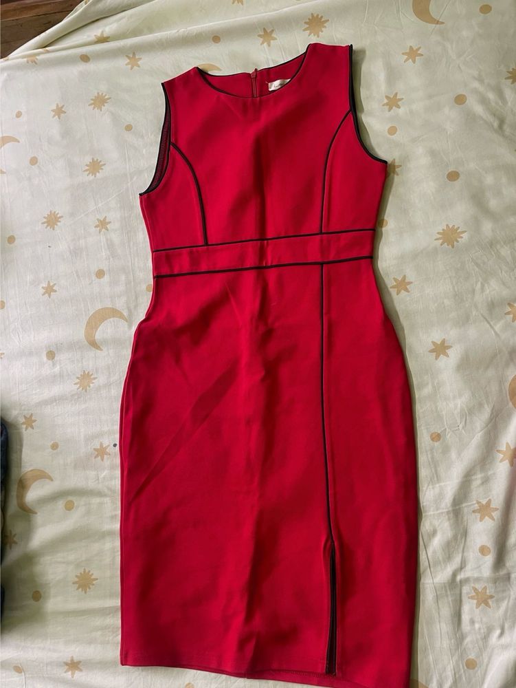 Chic Red Sheath Dress