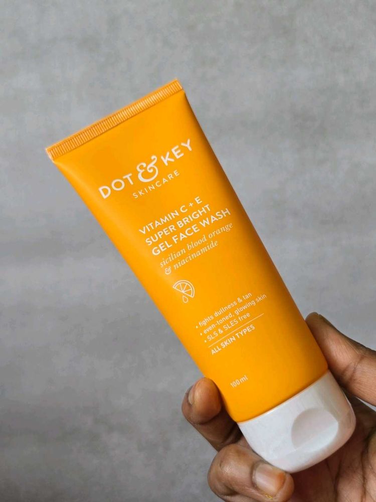 Dot &amp; Key Face Wash