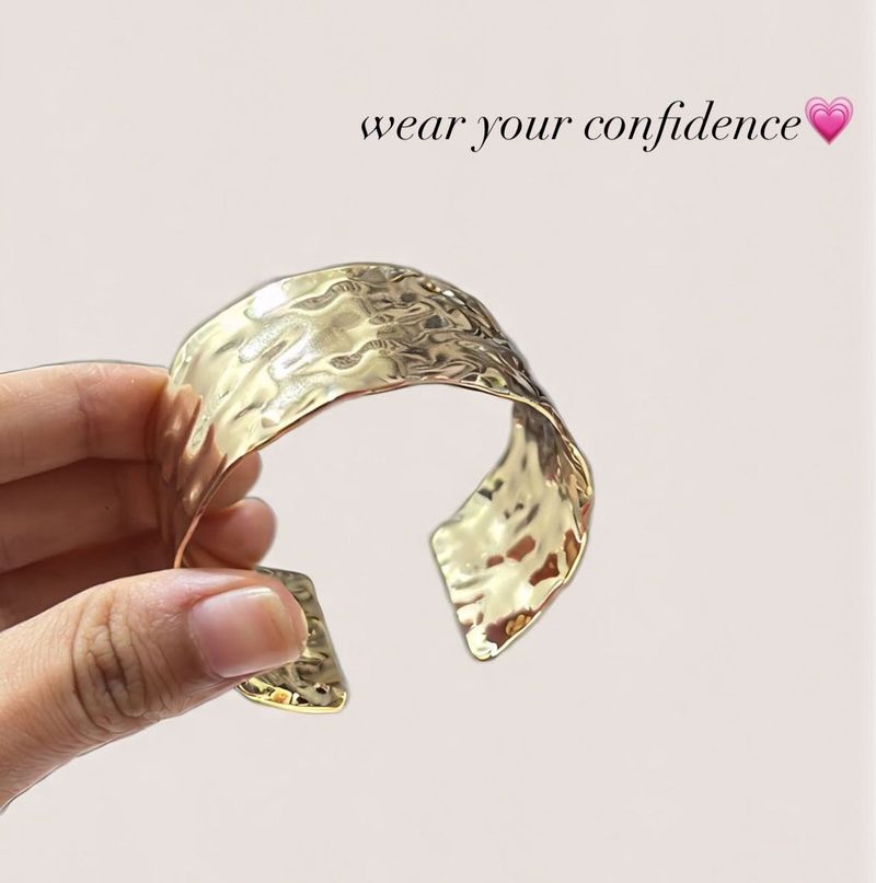 Gold Cuff Bracelet💗