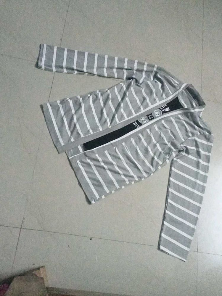 T- shirt