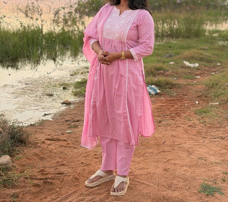 Elegant Pink Embroidered Kurta Set