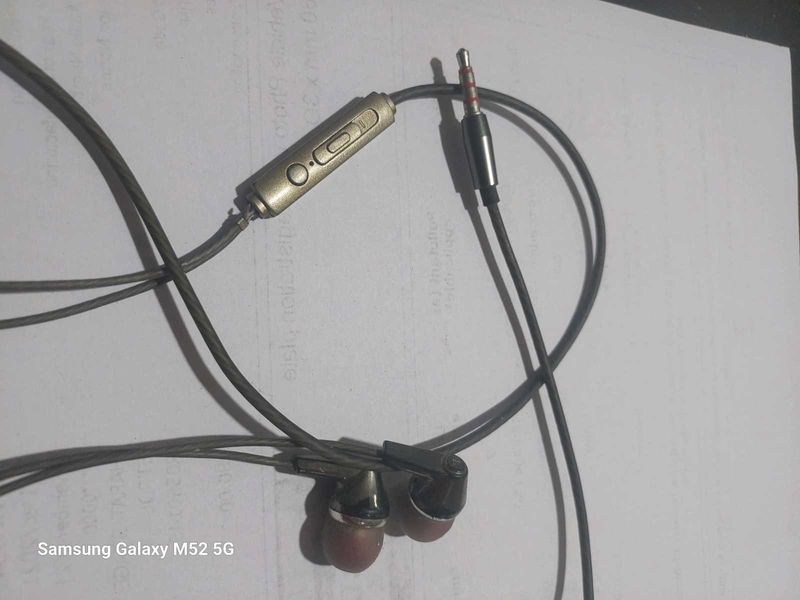 Earphone