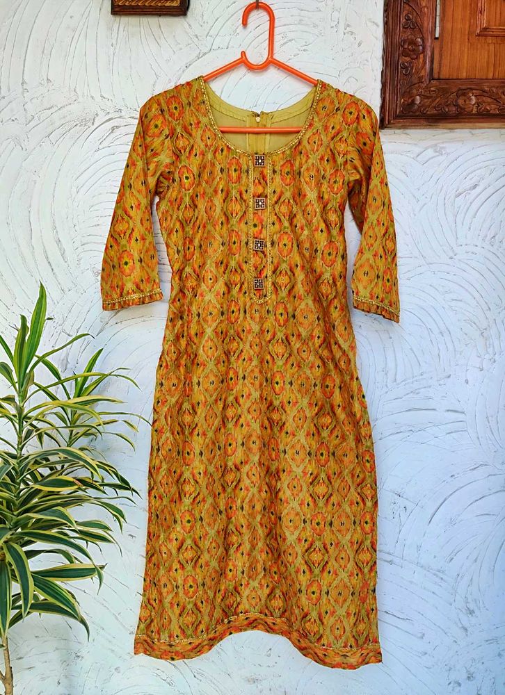 Chanderi Silk Wooden Square Embellished Button