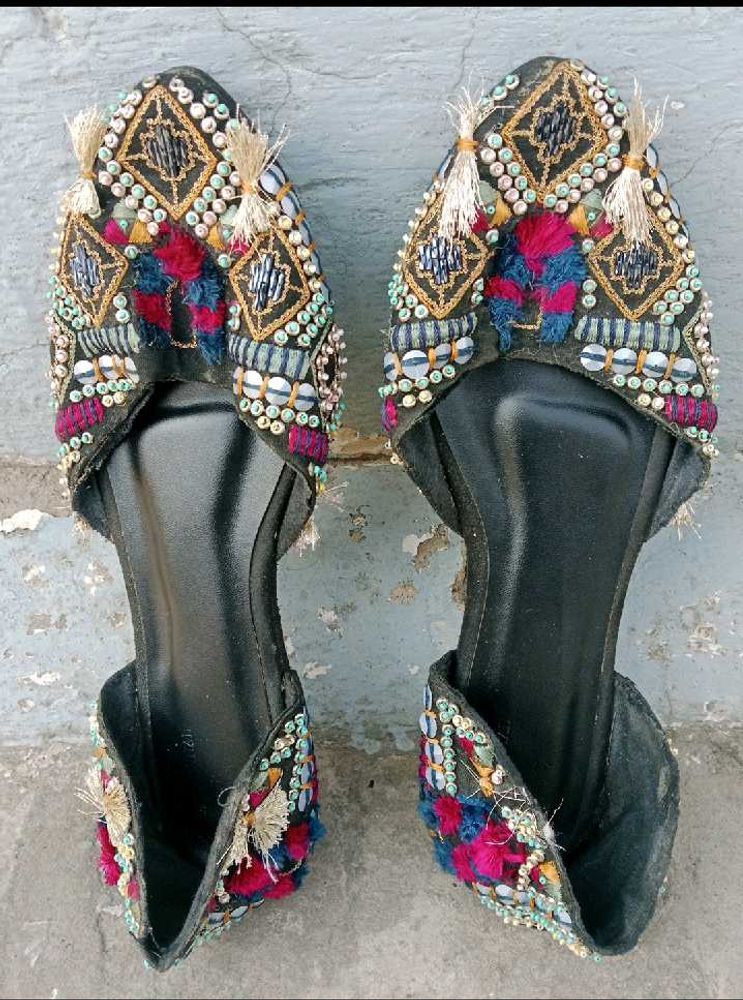 PAYAL SINGHAL X PAIO Bellies