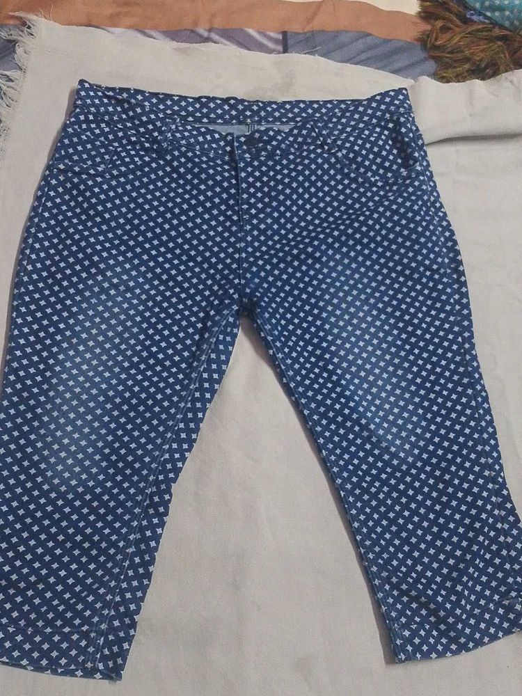 Blue Patterned Capris