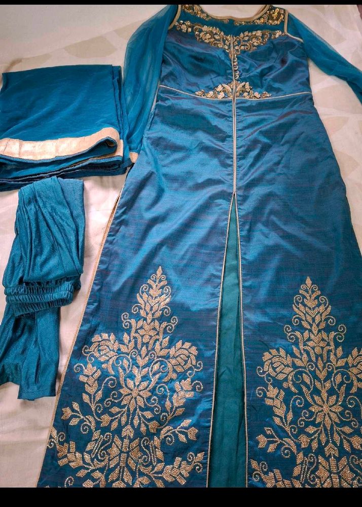 embroidered kurta set