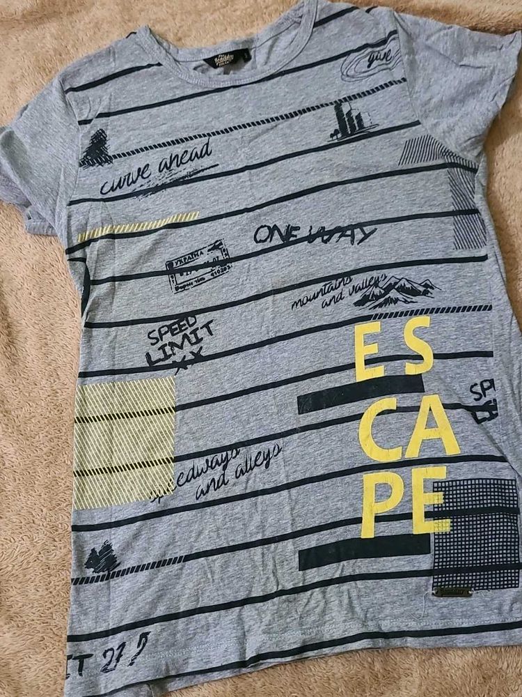 Graphic Print Tee