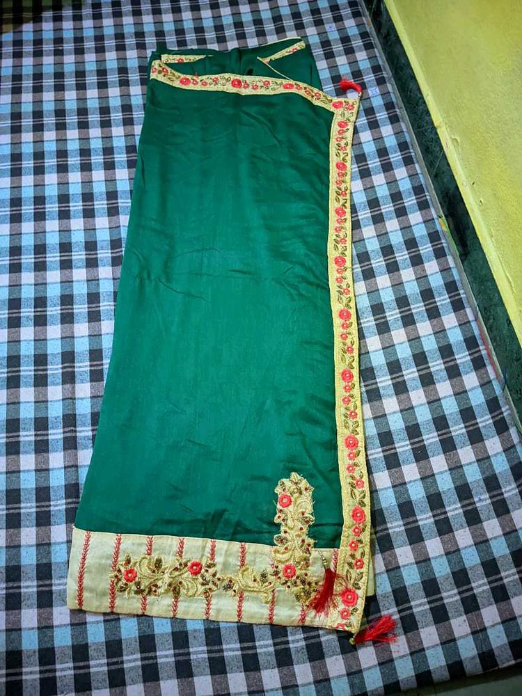 !!Alert!! 🚨 Perfect embellished Saree