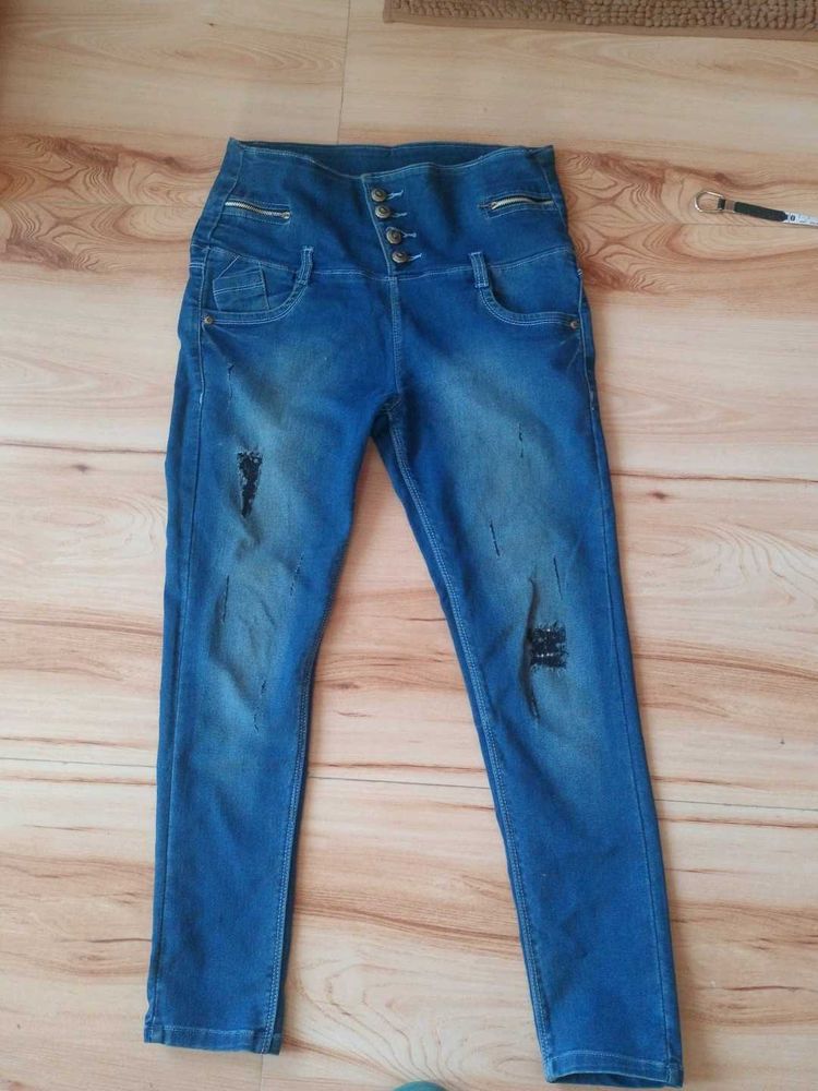 Old High-Waisted Jeans