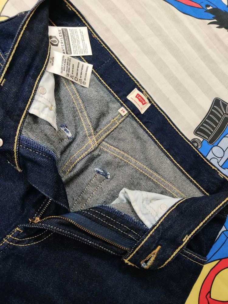 Unisex Levi&#39;s Dark Wash Jeans