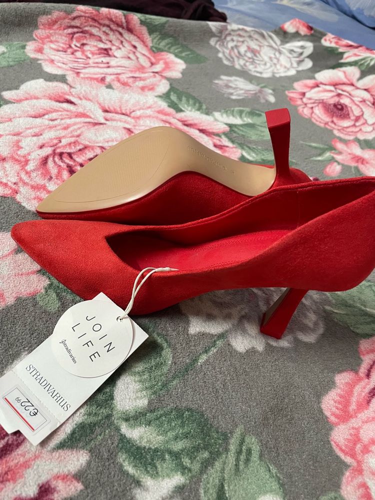 Stradivarius Red Pointed Heels