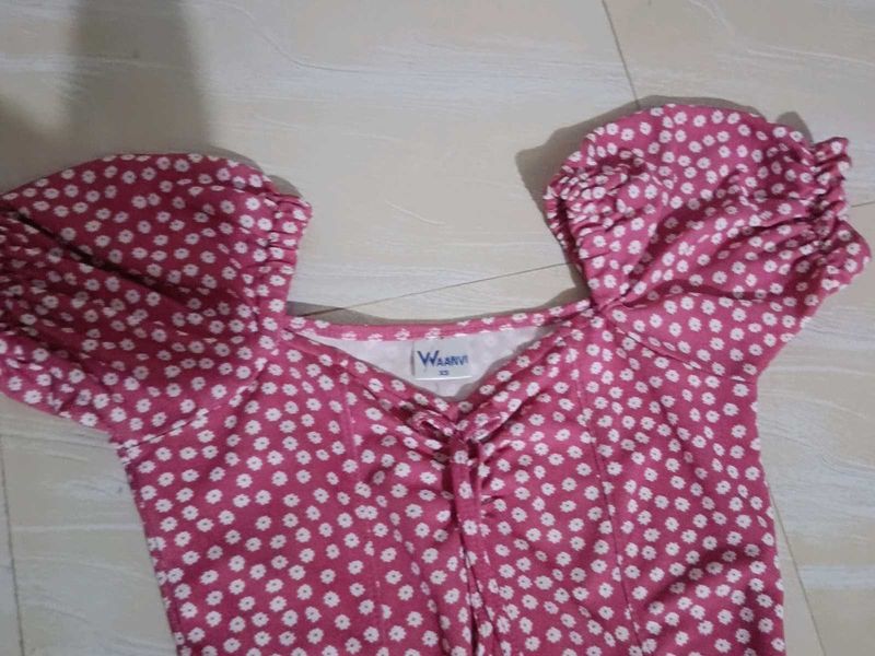 Chic Pink Polka Dot Puffed Sleeve Top