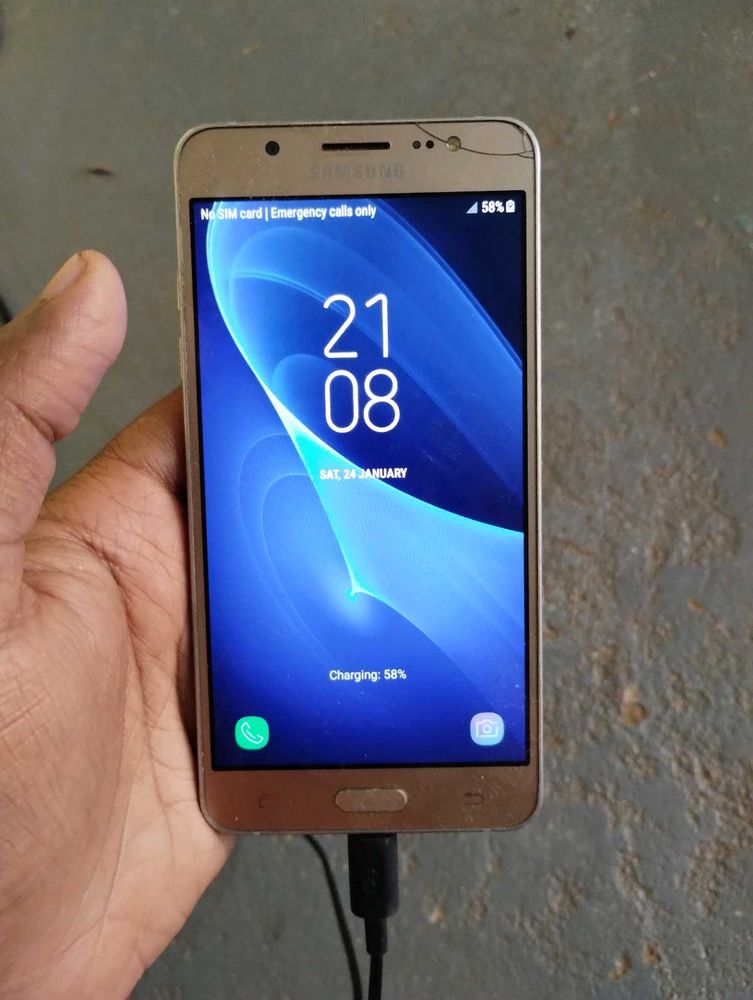 Samsung Smartphone - Great Condition