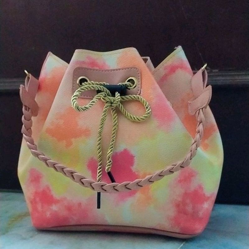 Stylish sling bah😍
