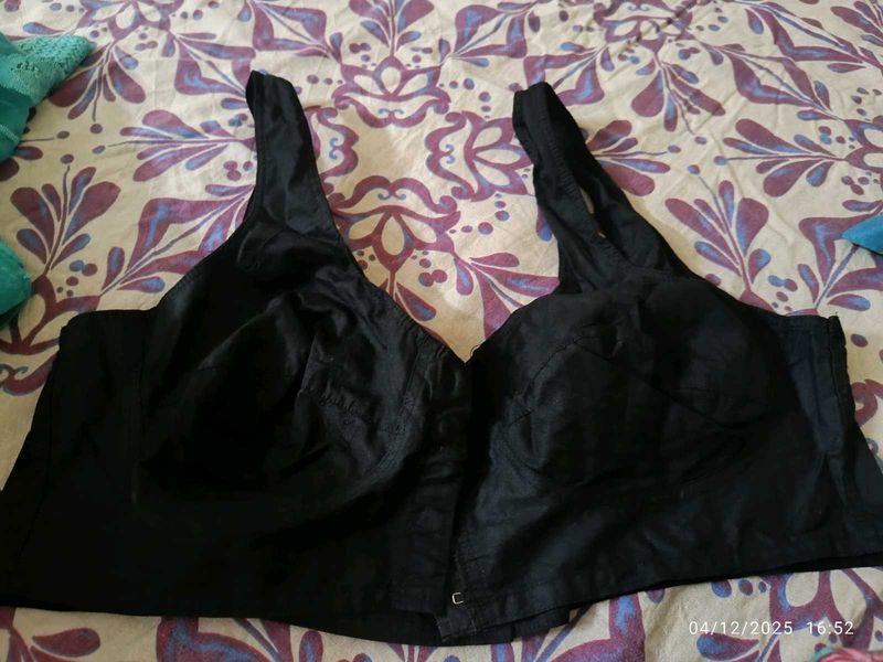 42 size front hook  Comfortable Black Bra