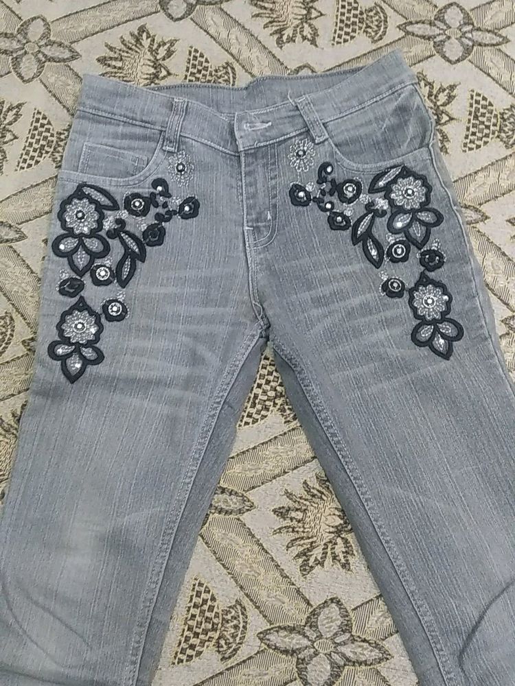 Grey Body Fit Jeans