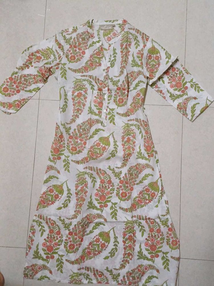 Elegant Floral Print Kurta