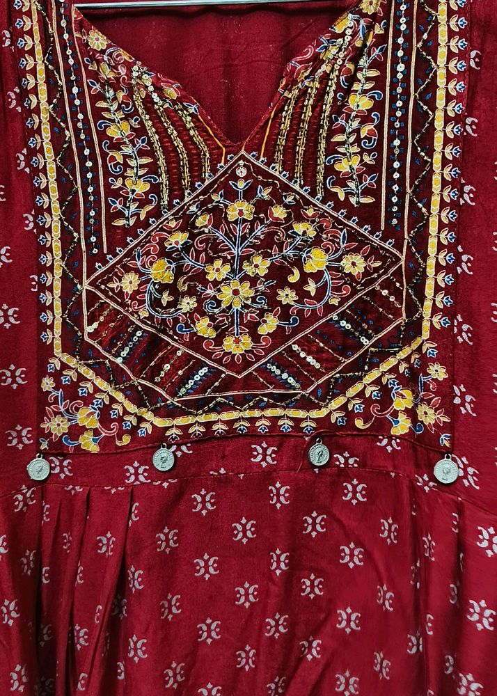 Beautiful Nyara Cut Kurti With 4 side Border Dupat