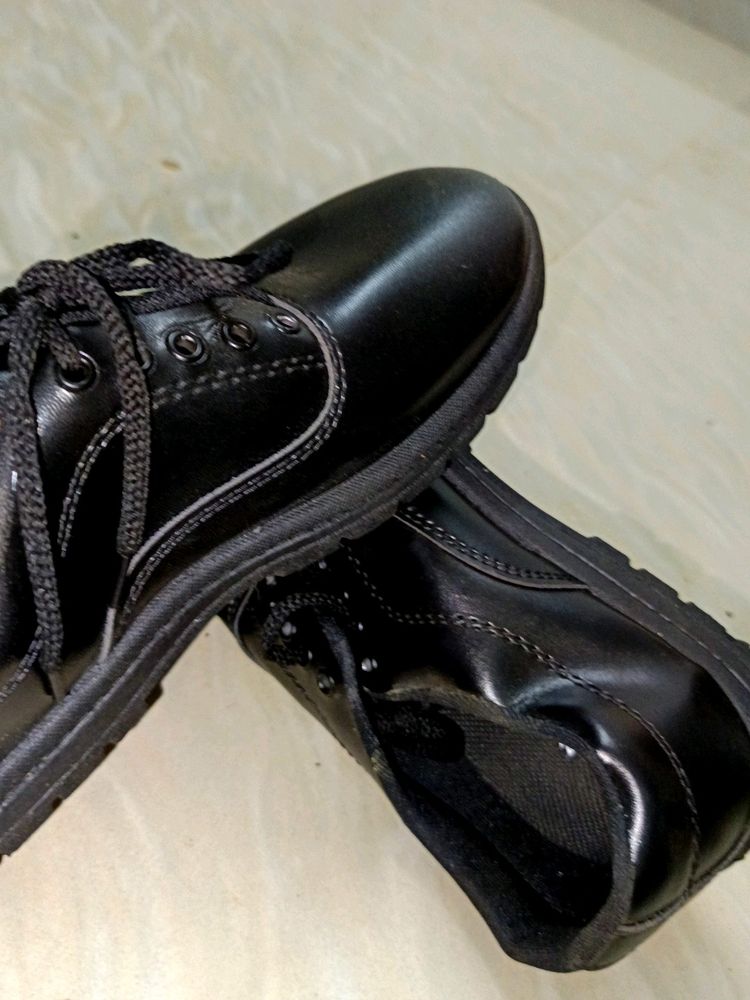 Black Shoes