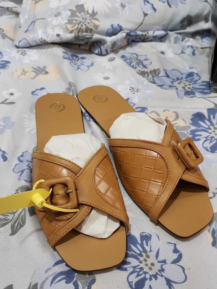 Tan Buckle Slides