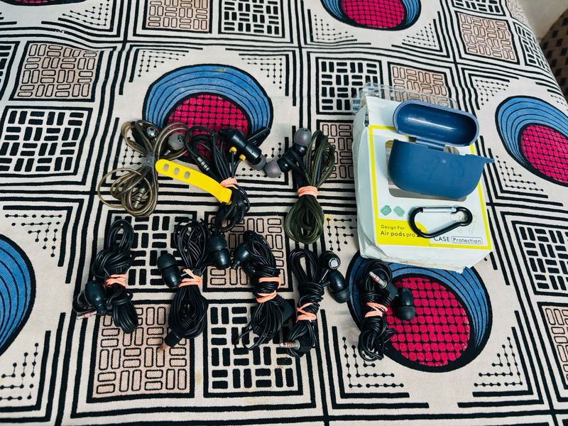 Mixed Lot – Wired Earphones + AirPods Pro Case
