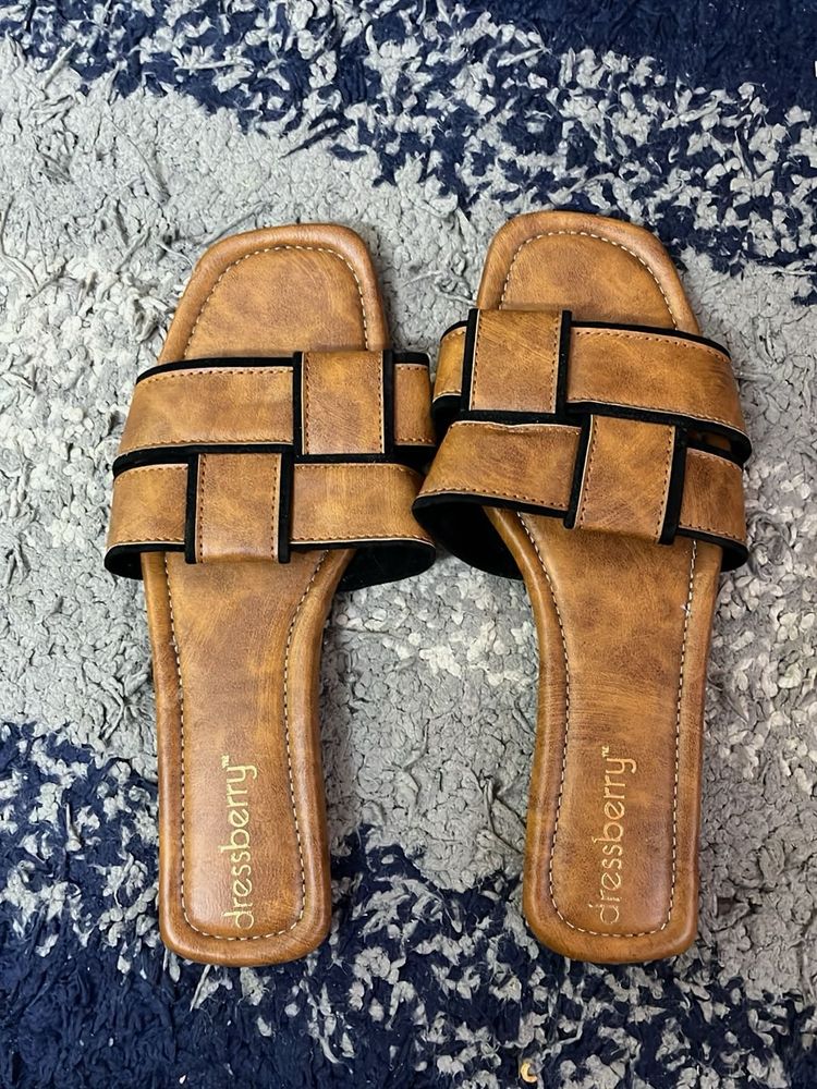 Dressberry Brown Flats