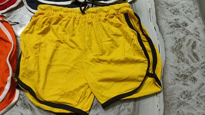 Hot Pant    4 Pies Girl Only