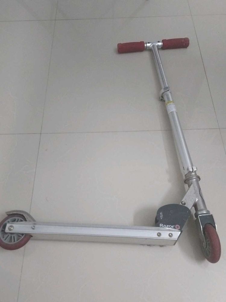Razor Scooter - Fun Ride!