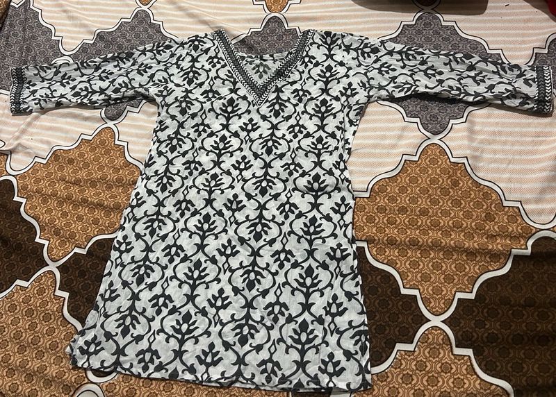 White and black short kurti