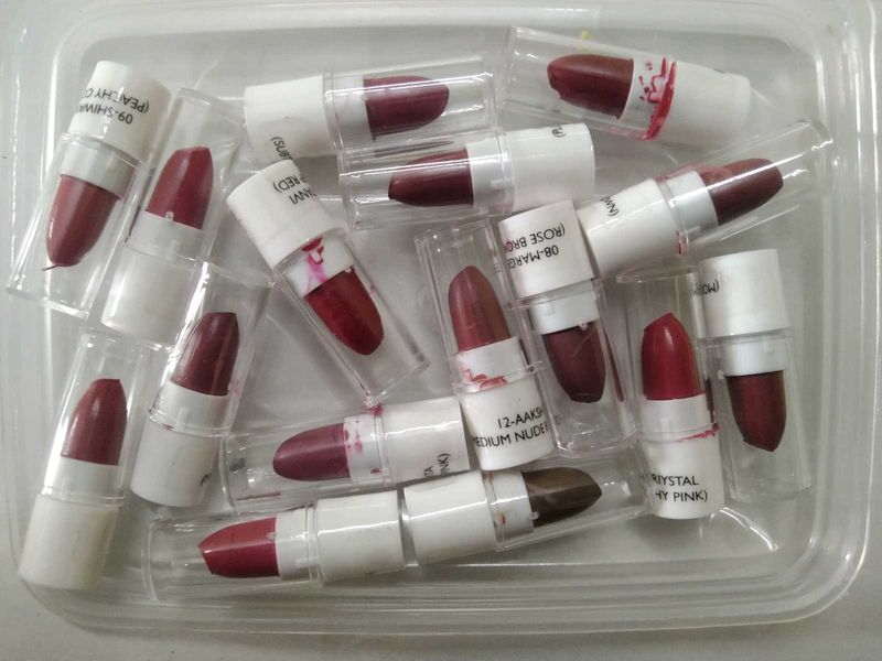 16 Shades Micro-mini Lipsticks Kit