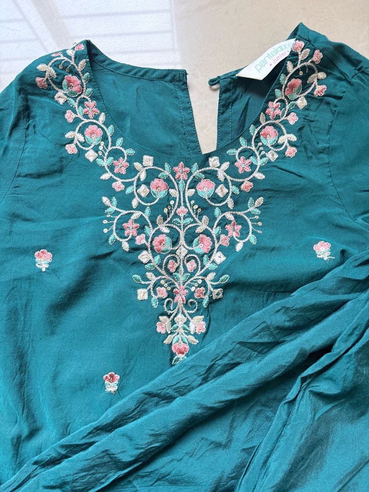 Embroidered Kurta Set