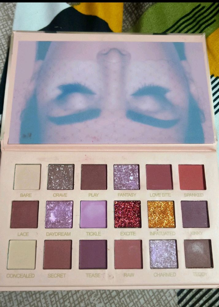 New Nude Eyeshadow pallete not used