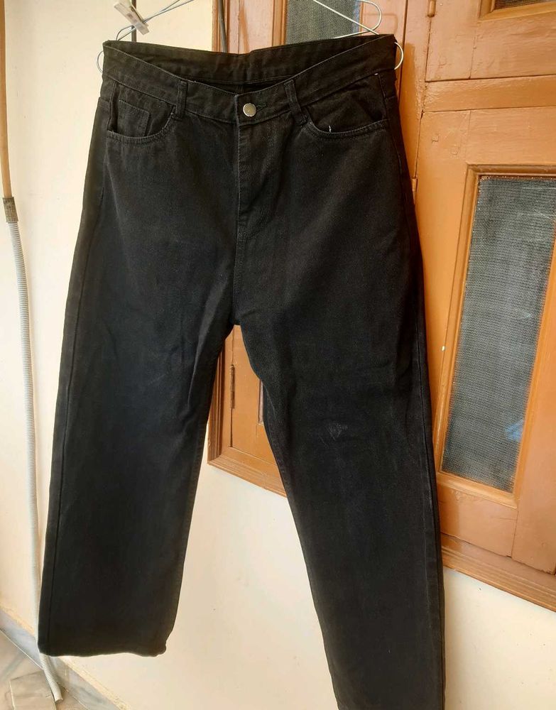 Jet black wide leg denim 💕