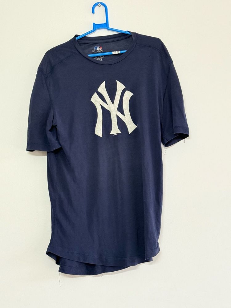 Navy Yankees T-shirt