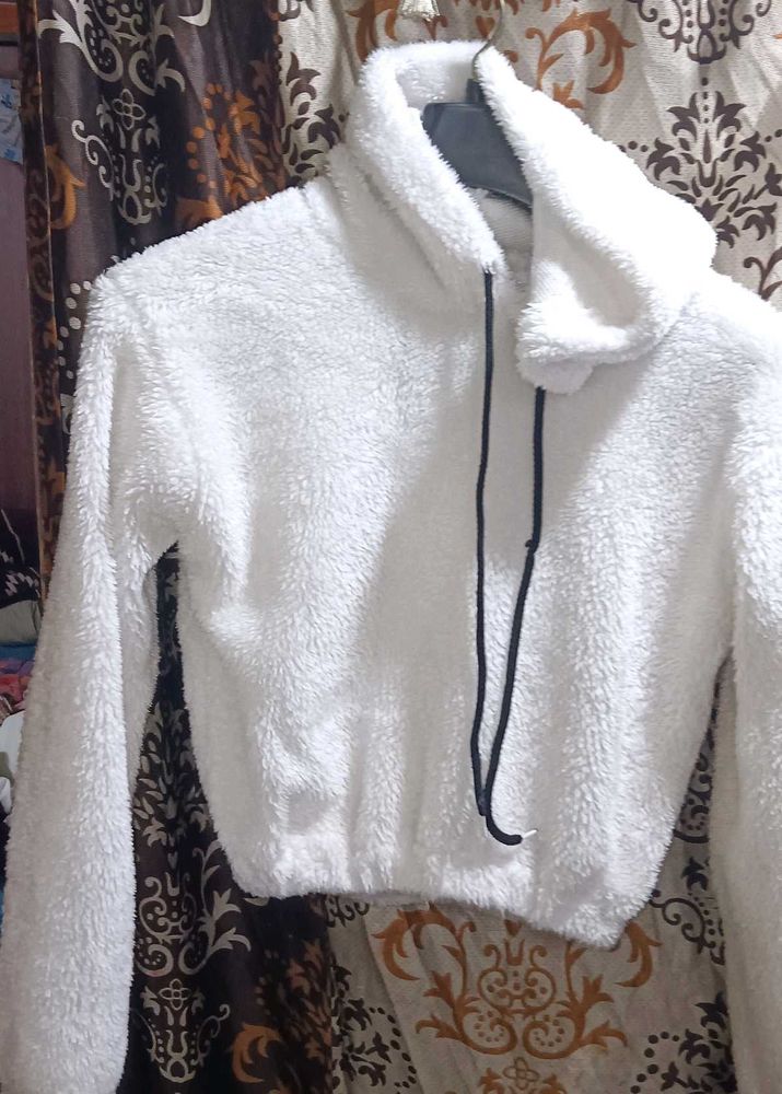 Cozy White Fleece Cropped Hoodie