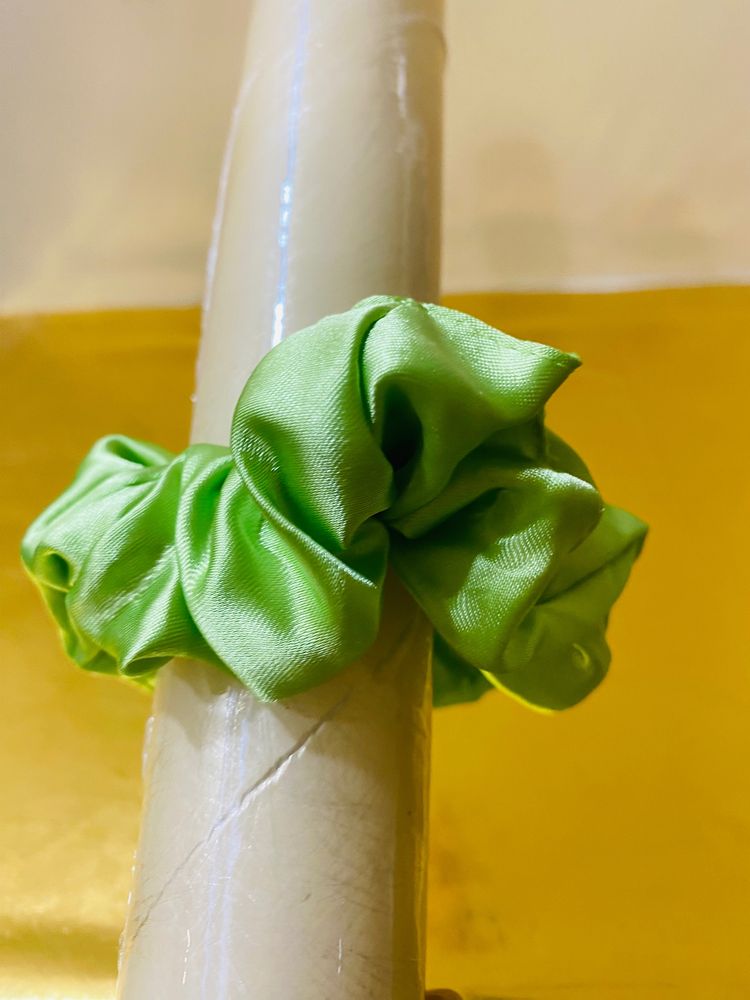 Pistachio Scrunchie