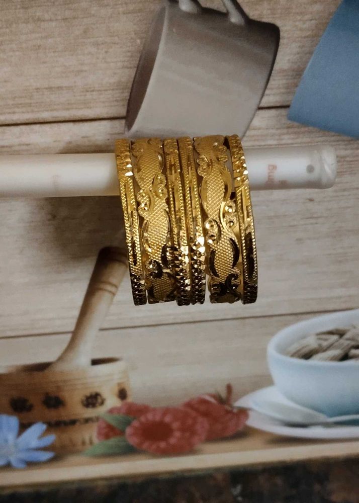 Stylish Golden Metal Bangles For Kids Girl 6-2year