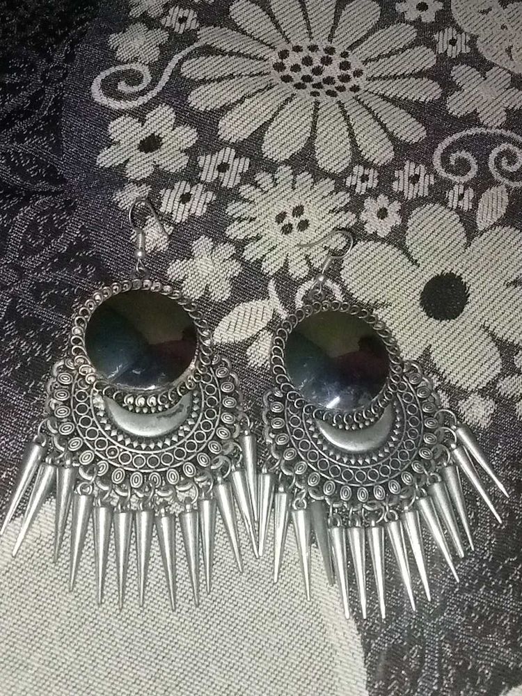 Unique Earring 🖤