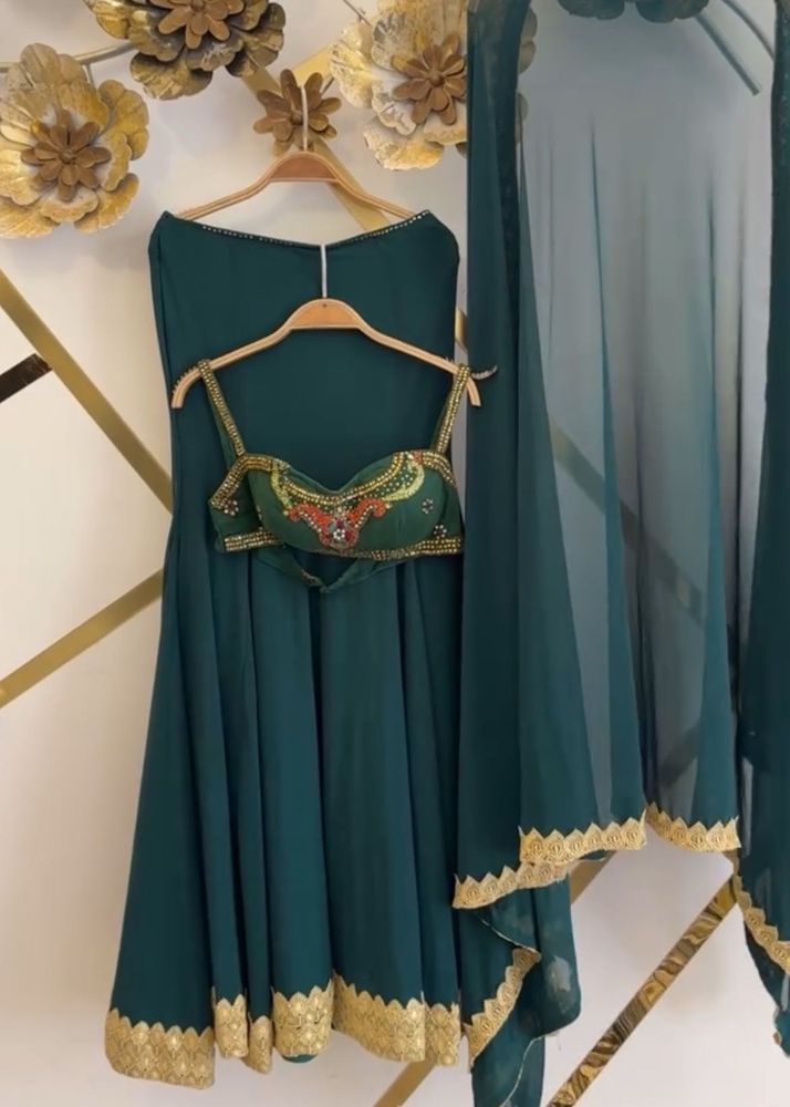 Elegant Green lehenga Set &amp; Dupatta