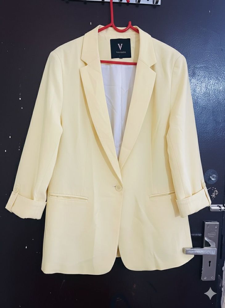 Chic Yellow Blazer