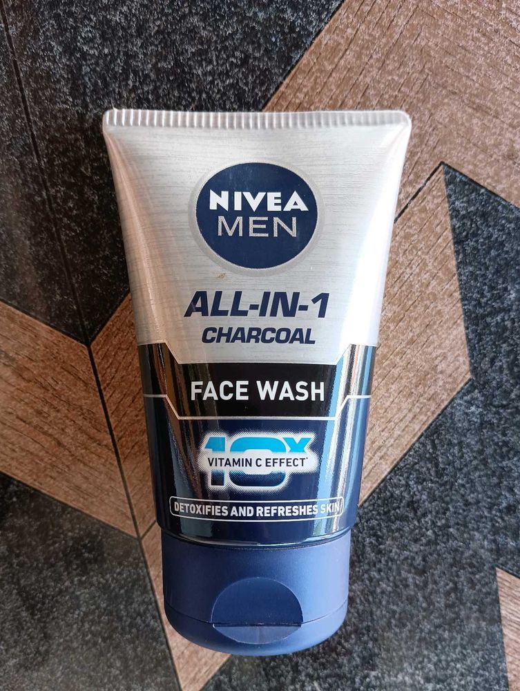 NIVEA MAN ALL-IN-1 Charcoal Face Wash