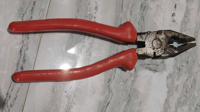 Plier