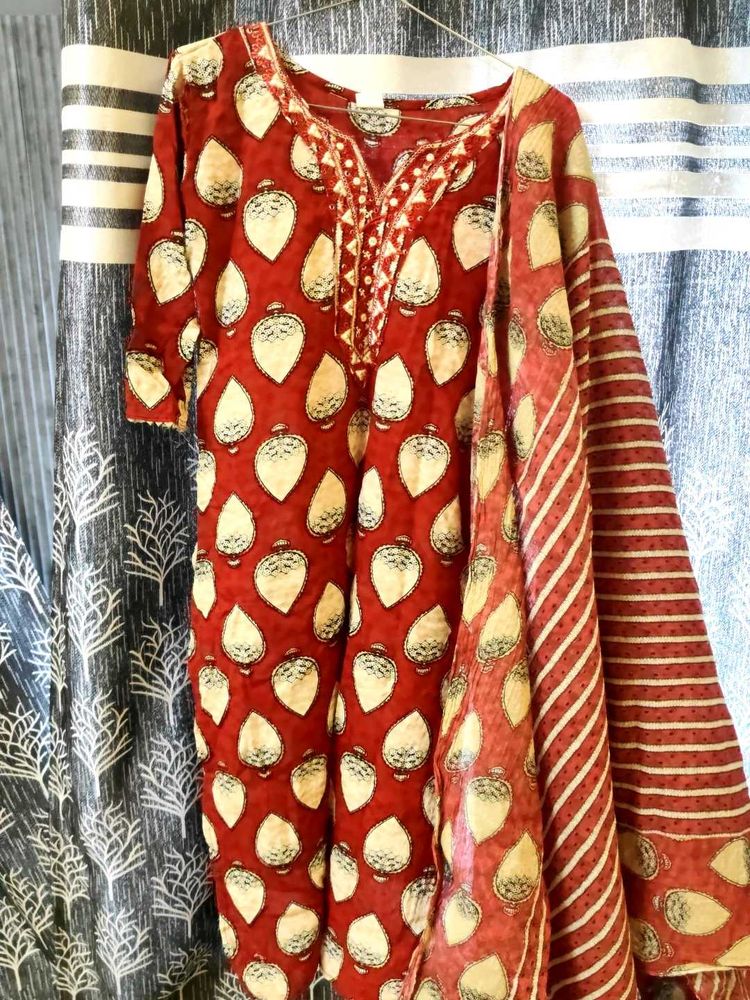 Women Kurta Pant Dupatta Set